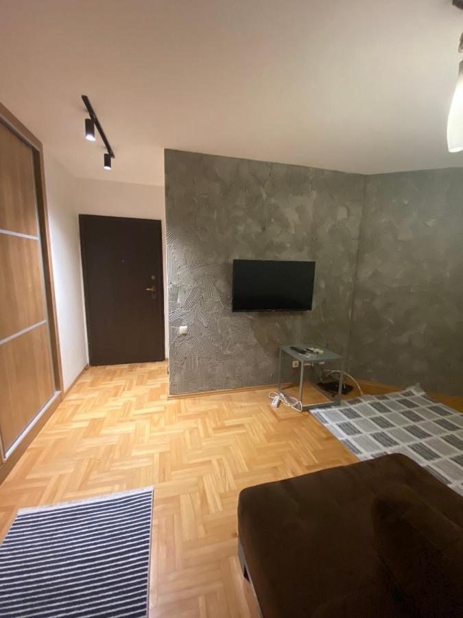My Place Prishtine Bagian luar foto