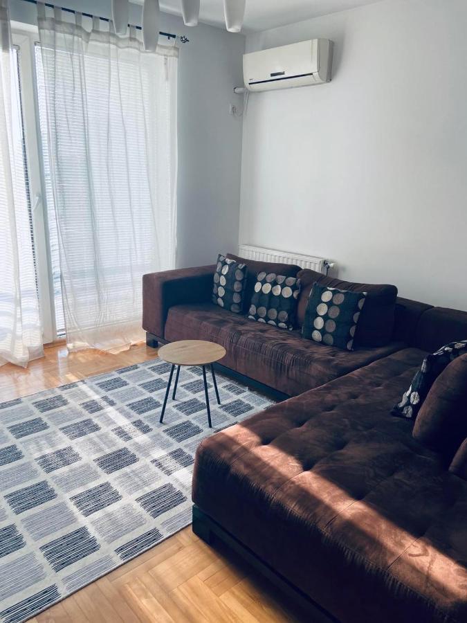 My Place Prishtine Bagian luar foto